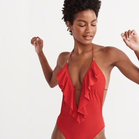 Cheeky Ruffle One Piece - Picture 6 of 8